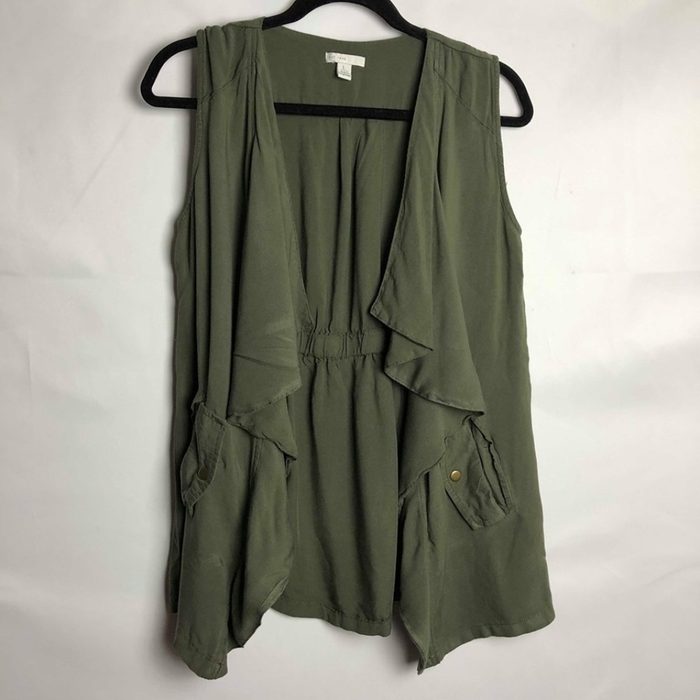 Sleeveless Cardigan/Vest